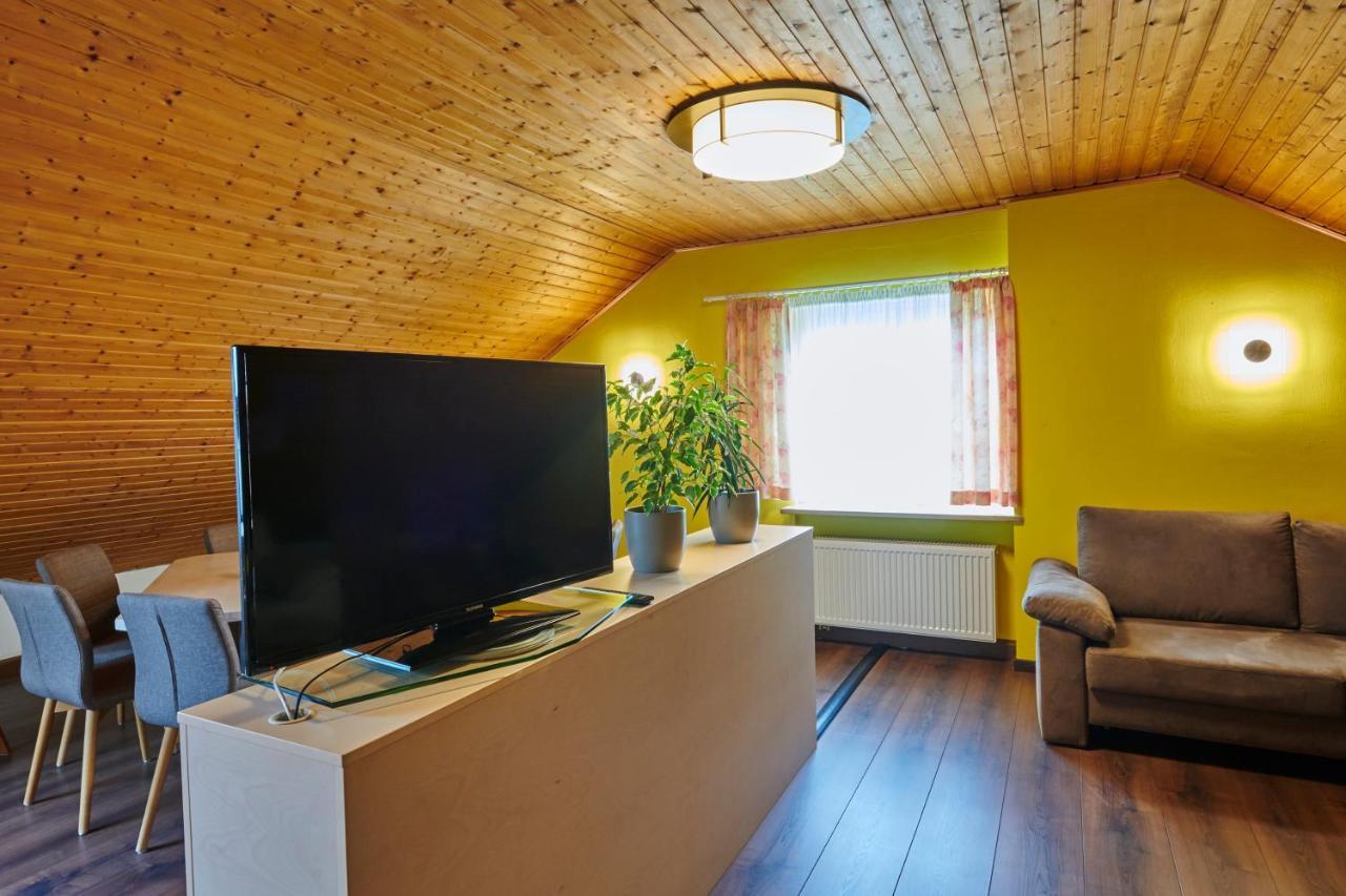 Ferienwohnung Drosi Am Berg Меммельсдорф Экстерьер фото